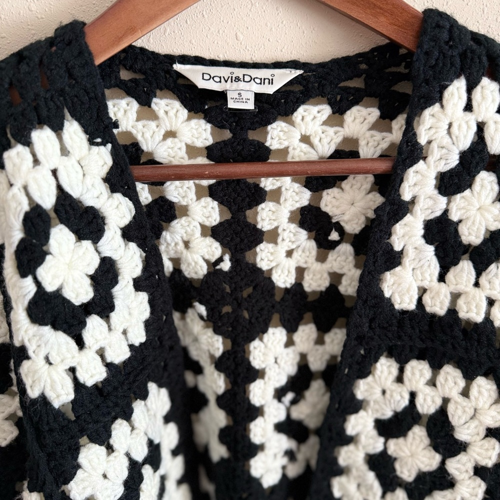 Davi & Dani Crochet Granny Square Cardigan Black Cream Boho Small - Picture 6 of 9